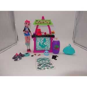 Monster High Scare-adise Island Lagoona's Snack Shack Food Accessories and‎ Doll